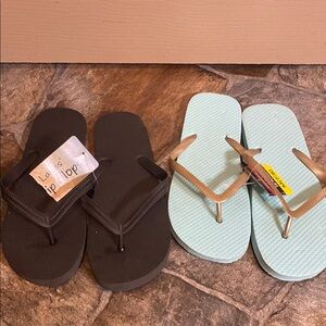 NWT Black and Blue Flip Flops Set women’s Size 7/8